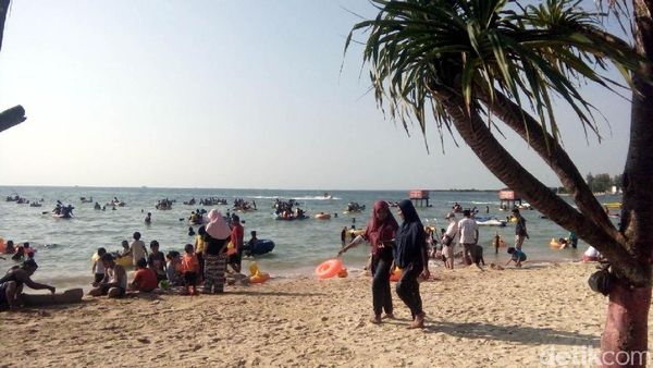 30 Ribu Wisatawan Kunjungi Pantai Bandengan Jepara