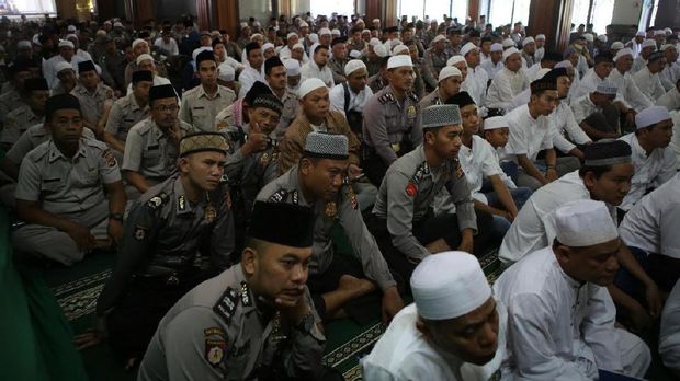 HUT Polri ke-71, Polres Bogor Gelar Tabligh Akbar Undang Ustaz Arifin Ilham