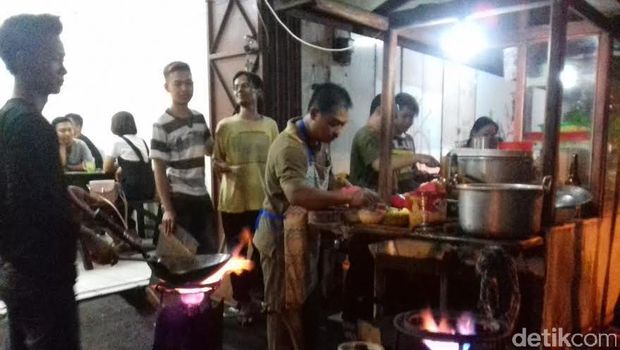 Masih di Solo? Pillih 4 Warung Bestik ini untuk Dicoba Malam Nanti