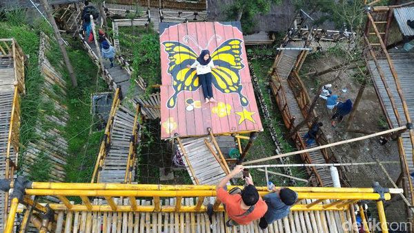 Libur Lebaran, Wisata Omah Bambu di Lereng Merapi Ramai 