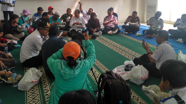 Kujungi Pelabuhan Kali Adem, Menhub Minta Warga Pakai Life Jacket