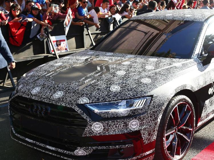 Spider-Man Narsis di Kap Mobil All New Audi