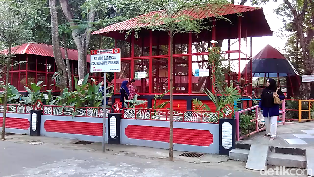 Kandang siamang di Taman Rakyat Kebon Rojo Blitar
