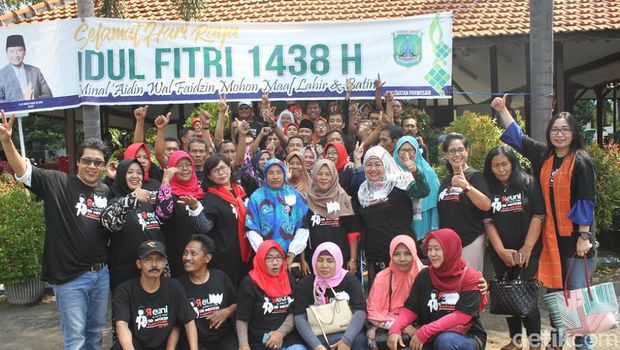 Bupati Irsyad reuni dengan guru dan teman SD