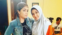 Dina Lorenza dikabarkan sedang berseteru dengan suaminya karena masalah anak. (Foto: Dina Lorenza (Instagram Dina Lorenza)