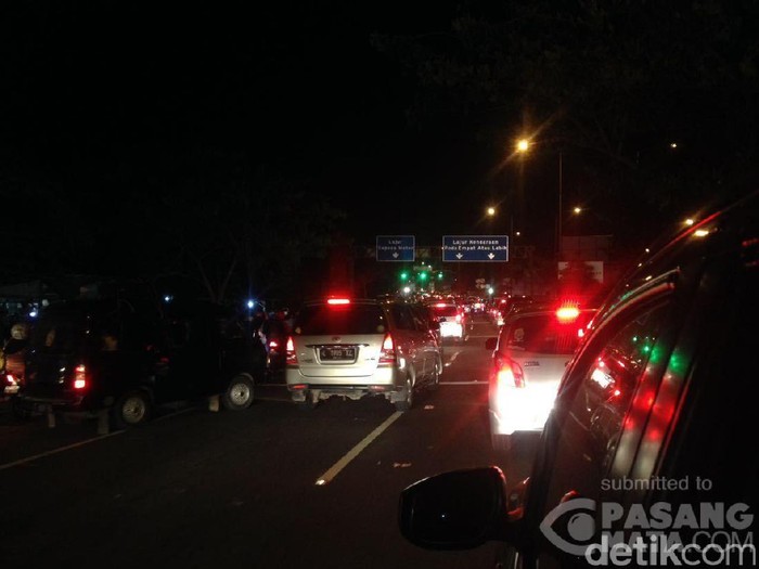 Arus Balik di Jembatan Suramadu Padat Hingga 2 Km
