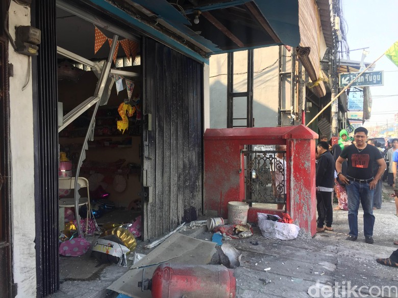 Ada Ledakan di Toko Mainan di Jatiwaringin Bekasi, Satu