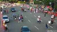 Car Free Day (HBKB) tidak diberlakukan namun warga yang ingin menikmati Minggu pagi di jalan protokol tetap membludak. 