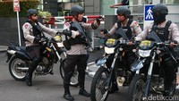 Polisi memaksimalkan pengamanan selama kedatangan Barack Obama.
