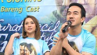 Kira-kira lagi ngomongin apa ya? (Foto: Joe Taslim dan Bunga Citra Lestari (Ismail/detikHOT)