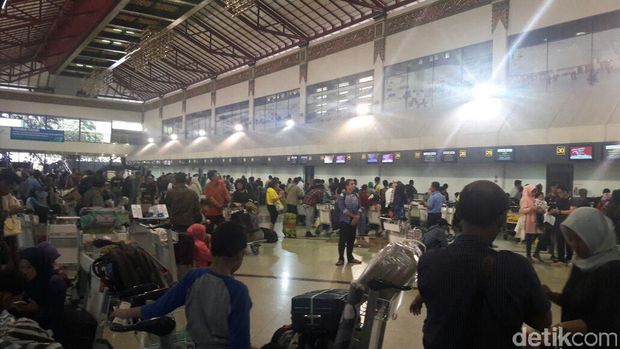 Penumpang Bandara Juanda meningkat saat arus balik