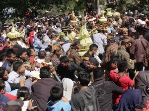 Mengenal Makna di Balik Tradisi Sewu Kupat di Kudus