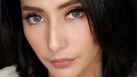 Wanita berumur 30 tahun itu semakin cantik berseri-seri jelang menikah. Dok. Instagram/tyasmirasih