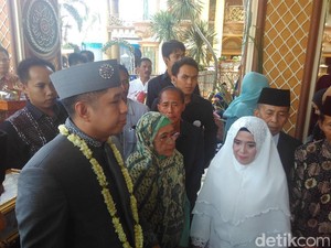 Disomasi Dua Kali, Suami Ketiga Muzdhalifah Tetap Cuek