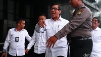 Soal kasus ini, Laoly mengaku terkejut namanya disebut dalam persidangan kasus e-KTP karena belum pernah diperiksa sebagai saksi oleh penyidik KPK.