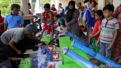 Korban Kebakaran di Soreang Terima Bantuan