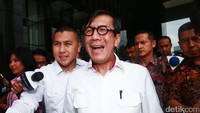 Soal kasus ini, Laoly mengaku terkejut namanya disebut dalam persidangan kasus e-KTP karena belum pernah diperiksa sebagai saksi oleh penyidik KPK. Apalagi saat itu Fraksi PDI Perjuangan mengkritik kebijakan pengadaan e-KTP, yang dimulai pada 2011. KPK juga sudah pernah memanggil Laoly, namun pemeriksaannya dijadwalkan ulang. Sebab, pemanggilan pemeriksaan berbenturan dengan pekerjaan dan kegiatan resmi Laoly mewakili pemerintah.