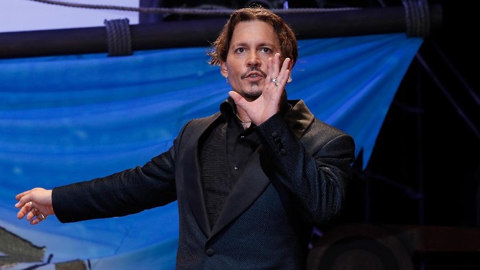 TOKYO, JAPAN - JUNE 20:  Johnny Depp attends the Japan Premiere of 