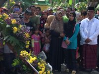 Saat Anak Korban Heli Jatuh Bertanya: Kok Ayah Dimasukkan ke Peti?