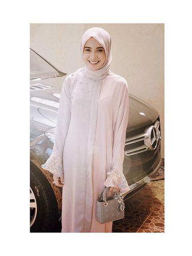 Foto Makin Kurus Stylish 5 Gaya Hijab Terkini Zaskia Foto Makin Kurus Stylish 5 Gaya Hijab Terkini Zaskia