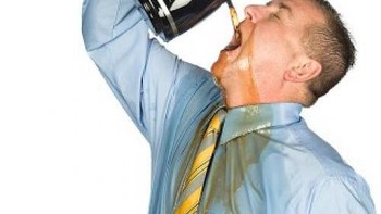 Yuk minum kopi biar melek kerja. Foto: istimewa