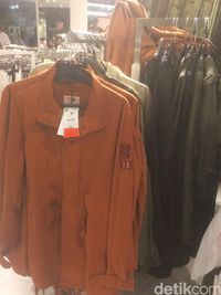 Bershka Diskon Hingga 50%, T-shirt Turun Menjadi Rp 79 Ribu