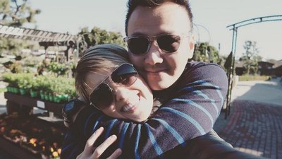 Supermesra, Agnez Mo dan Wijaya Saputra Makin Lengket