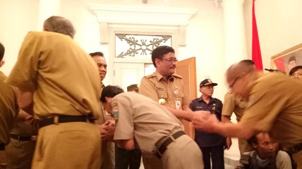 Djarot mengucapkan mohon maaf lahir dan batin.