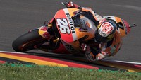 Marc Marquez memenangi balapan MotoGP Jerman 2017 usai mengalahkan Jonas Folger dan Dani Pedrosa (Foto: Getty Images/Mirco Lazzari gp)