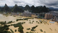 Begini penampakan banjir yang menerjang wilayah Liuzhou, Provinsi Guangxi, China, Minggu (2/7/2017). REUTERS/Stringer.