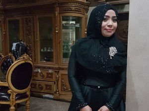 Ngaku Pengusaha Besar, Ternyata Suami Muzdhalifah Seorang Penjual Beras