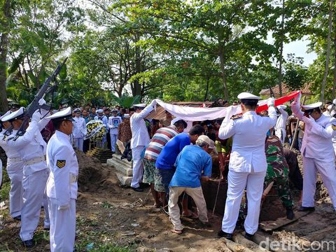 Gugur, Kapten Solihin Dianugrahi Kenaikan Pangkat 