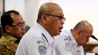 Jika terbukti melanggar sanksi pun diberlakukan. Pertama dengan teguran, pemutusan hubungan kerja (PHK) dan penonaktifan aplikasi.