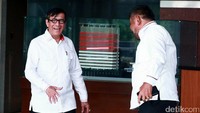 Kabiro Humas KPK Febri Diansyah sebelumnya mengatakan Laoly diperiksa KPK dalam kapasitas sebagai anggota Komisi II DPR saat anggaran pengadaan e-KTP mulai dibahas di DPR.