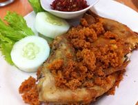 Gurih gurih Pedas Ayam  Kalasan  dan Sambal  Bajak Enak  di 5 