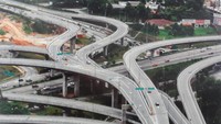 Jalan tol di negeri Jiran Malaysia diklaim sudah berstandar dunia jika dibandingkan dengan negara-negara berkembang lainnya bahkan setara dengan negara maju. Foto: Istimewa