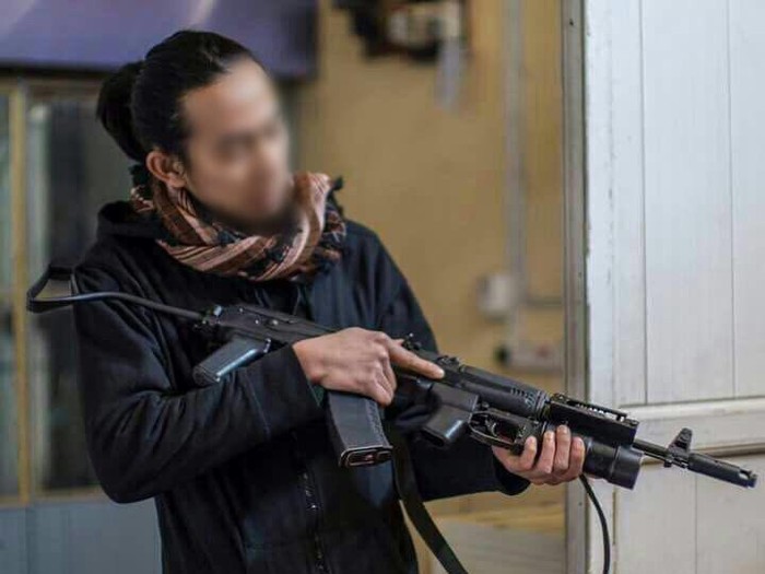 Polisi Masih Dalami Pria Klimis Tenteng Senjata yang Gabung ISIS
