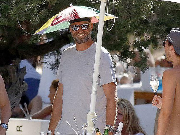 Asyiknya Liburan Klopp di Ibiza