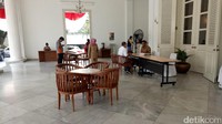 Suasana meja pengaduan di Balai Kota, Jakarta, Selasa (4/7/2017). Heru menyampaikan rencananya meja pengaduan dibuka dari Senin hingga Kamis. (Cico/detikcom)