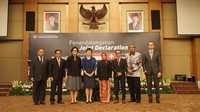 Secara spesifik, melalui Joint Declaration ini Indonesia dan Swiss menyatakan kesepakatan untuk saling bertukar informasi rekening keuangan secara otomatis sesuai dengan Common Reporting Standard mulai tahun 2018, dengan pertukaran pertama pada tahun 2019 yang dilindungi dengan jaminan keamanan data sesuai standar internasional. Pool/Facebook/Sri Mulyani Indrawati.