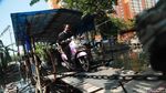 Potong Kompas Dengan Perahu Eretan di Pademangan