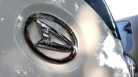 Ada yang mengklaim mobil Jepang sudah terbukti tahan lama dan juga hemat BBM. Foto: Ari Saputra