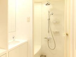 Penampakan Warnet Mewah Merangkap Penginapan