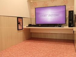 Penampakan Warnet Mewah Merangkap Penginapan