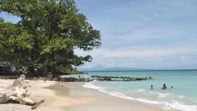 Foto Pantai Pasir Putih di Sabang, Nggak Kalah Sama Bali!