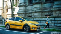 Honda Fit Cross Style hadir dengan aksesori yang memberikan gaya khas crossover.