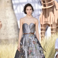 Model walks the runway during the Christian Dior Haute Couture Fall/Winter 2017-2018 show as part of Haute Couture Paris Fashion Week on July 3, 2017 in Paris, France.  (Photo by Pascal Le Segretain/Getty Images)