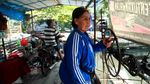 Potong Kompas Dengan Perahu Eretan di Pademangan