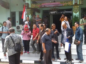 Besok Digusur, Pedagang di Pasar Kembang Yogya Siap Bertahan