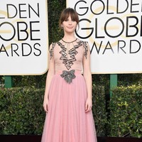 Felicity Jones attends the 74th Annual Golden Globe Awards at The Beverly Hilton Hotel on January 8, 2017 in Beverly Hills, California.  (Photo by Frazer Harrison/Getty Images)